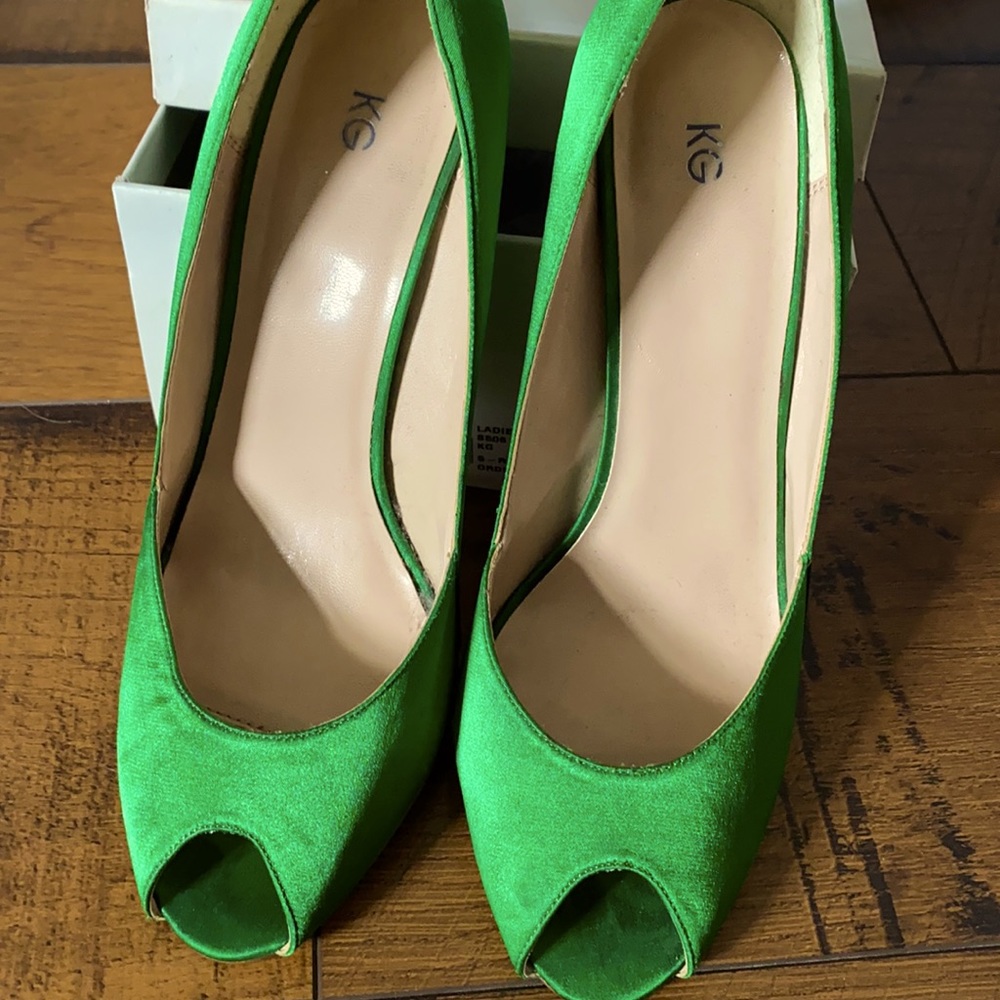 Barely worn satin green peep toe- size 8
